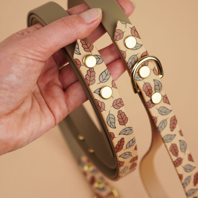 Smycz Biothane liście dla psa z dodatkami w kolorze oliwkowym, odporna na wodę – Bura