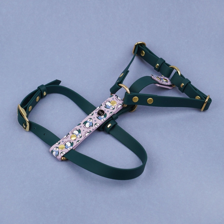 Szelki dla psa z Biothane we wzorze pingwinki, jasnofioletowy panel z nadrukiem, regulowane szelki miejskie odporne na wodę