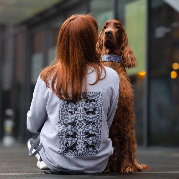 Bura x LOANI Casa Canina: szeroka obroża z Biothane na sprzączkę na psie – matchy-matchy vibe