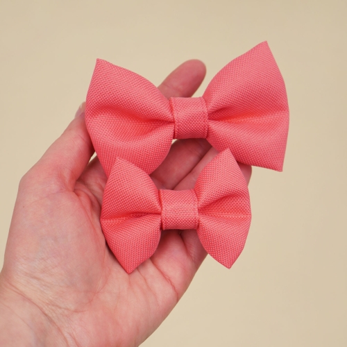 koralowa kokardka dla psa w dwóch rozmiarach S i M