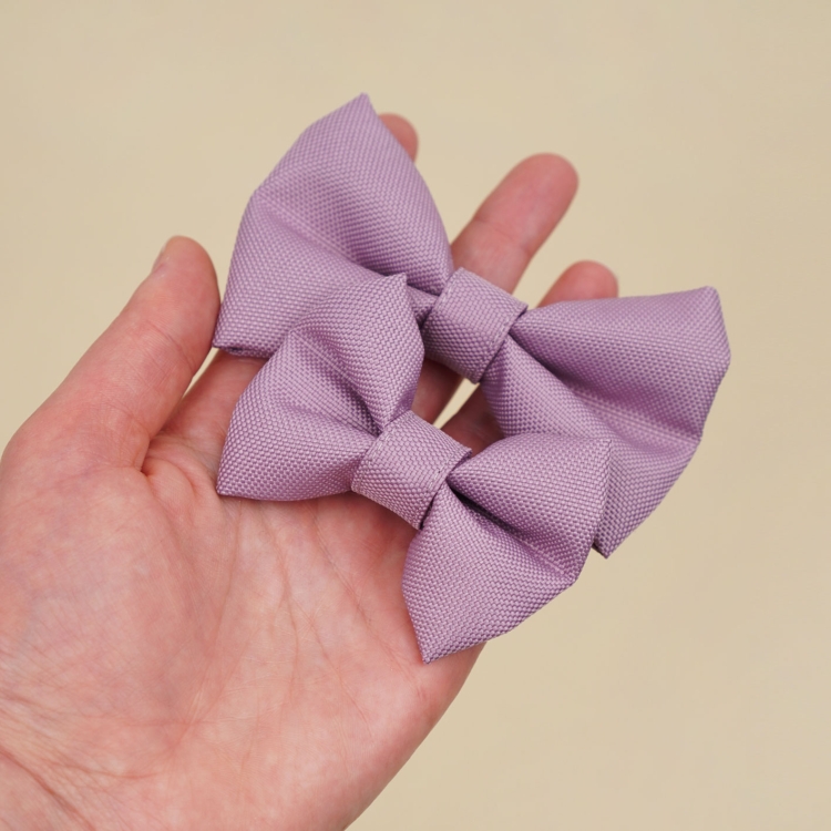 kokardka dla psa w kolorze liliowy róż w dwóch rozmiarach S i M