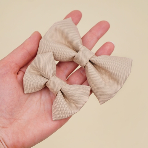 pudrowa beżowa kokardka dla psa w dwóch rozmiarach S i M