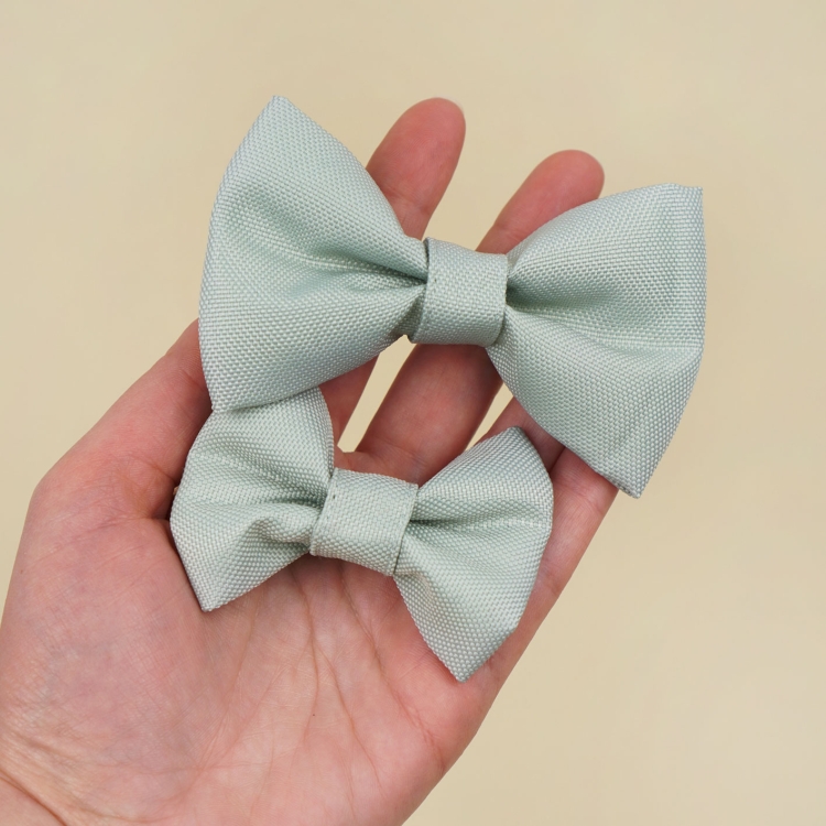 szałwiowa kokardka dla psa w dwóch rozmiarach S i M