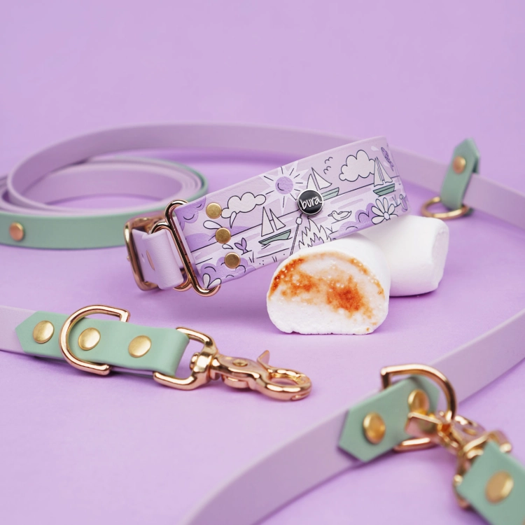 obroża szeroka i smycz biothane wzór Mazury liliowy miętowy złote okucia lifestyle pianki marshmallow Bura